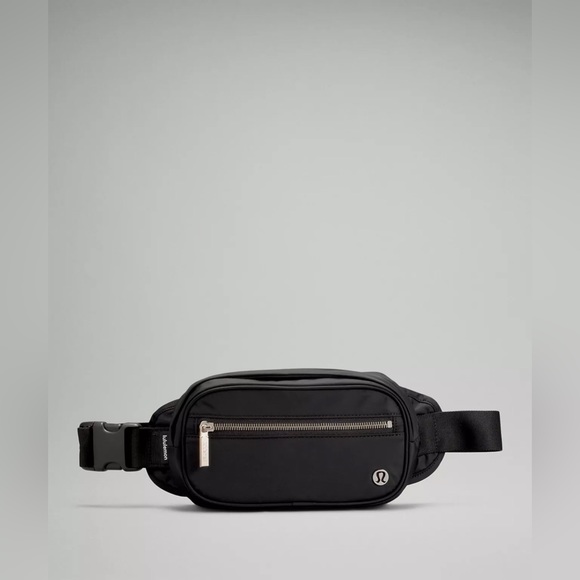 lululemon athletica Handbags - NWT Lululemon Wunderlust Belt Bag 1.8L